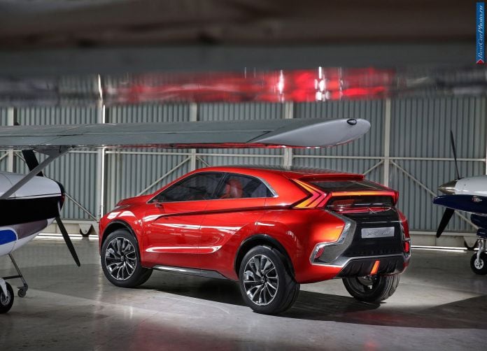 2014 Mitsubishi XR-PHEV Concept - фотография 36 из 67