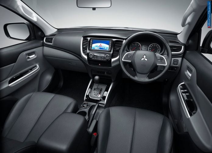 2015 Mitsubishi L200 - фотография 12 из 16