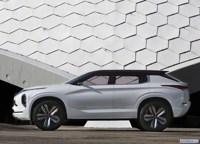 2016 Mitsubishi GT PHEV Concept - фотография 13 из 46