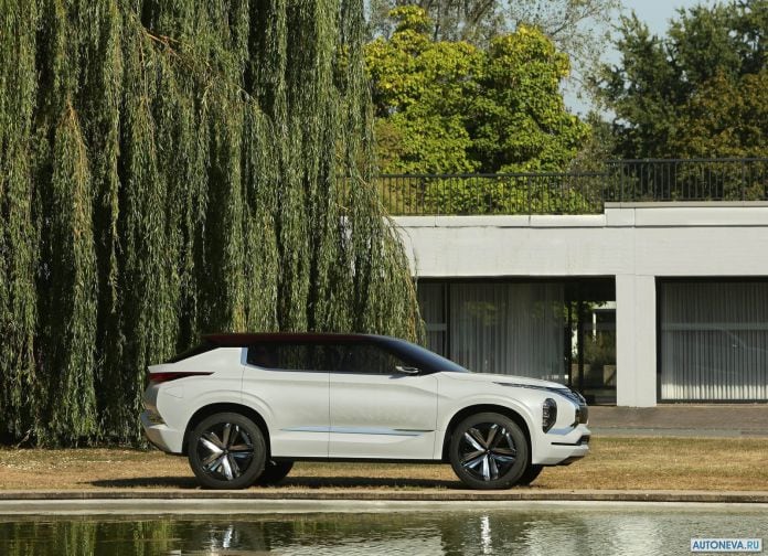 2016 Mitsubishi GT PHEV Concept - фотография 16 из 46