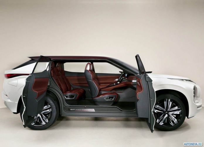 2016 Mitsubishi GT PHEV Concept - фотография 19 из 46