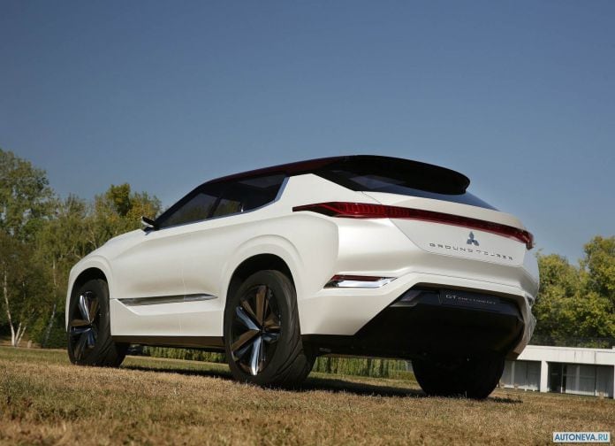 2016 Mitsubishi GT PHEV Concept - фотография 20 из 46