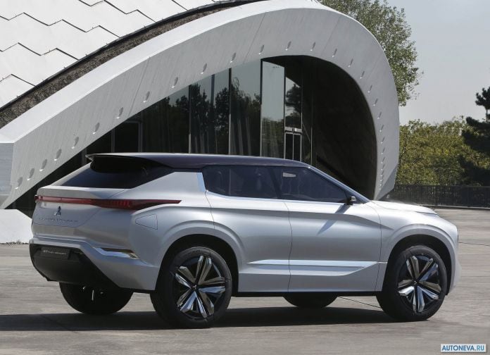 2016 Mitsubishi GT PHEV Concept - фотография 23 из 46
