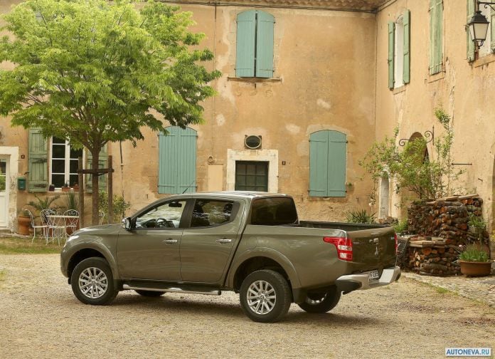 2016 Mitsubishi L200 - фотография 77 из 131