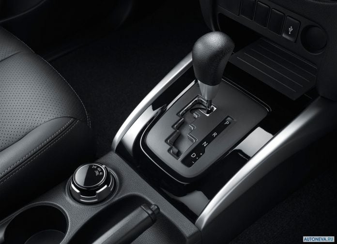 2016 Mitsubishi L200 - фотография 100 из 131