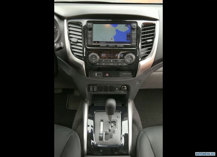 2016 Mitsubishi L200 - фотография 127 из 131