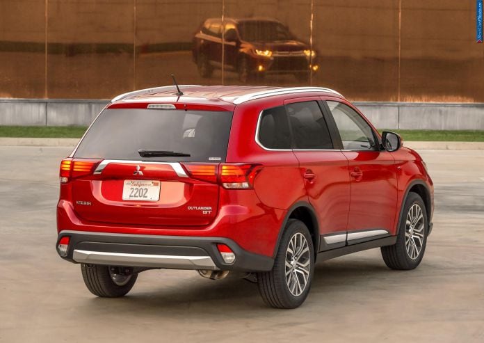 2016 Mitsubishi Outlander - фотография 19 из 43