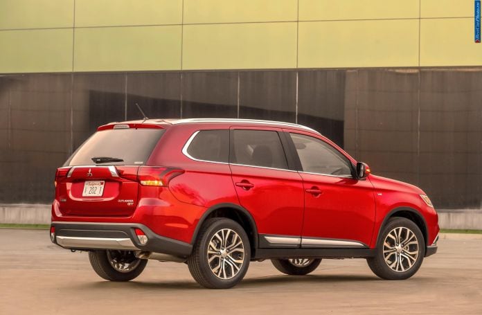 2016 Mitsubishi Outlander - фотография 20 из 43