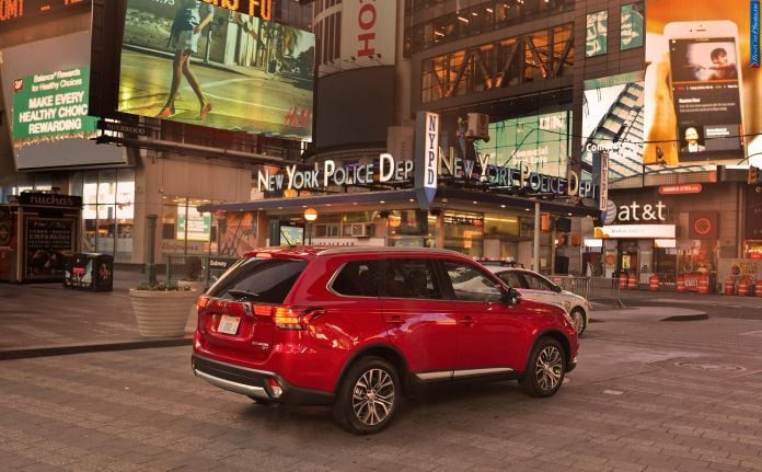 2016 Mitsubishi Outlander - фотография 24 из 43