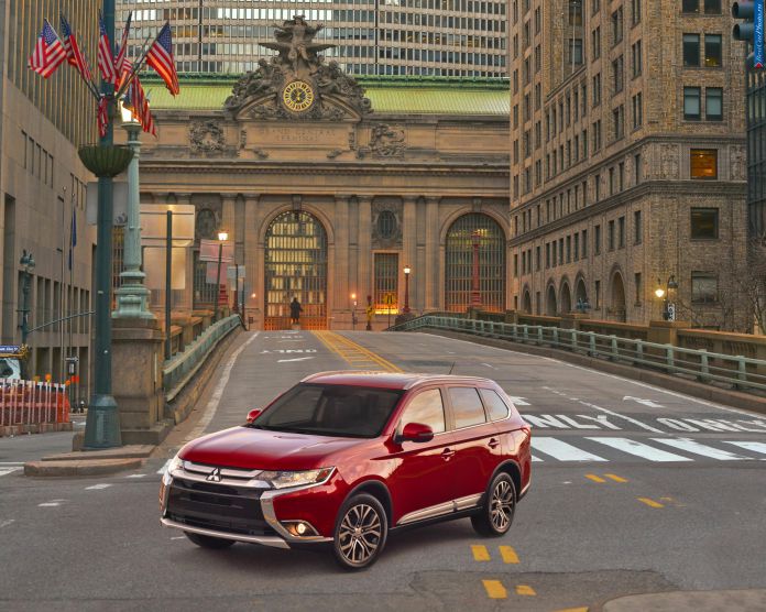 2016 Mitsubishi Outlander - фотография 26 из 43
