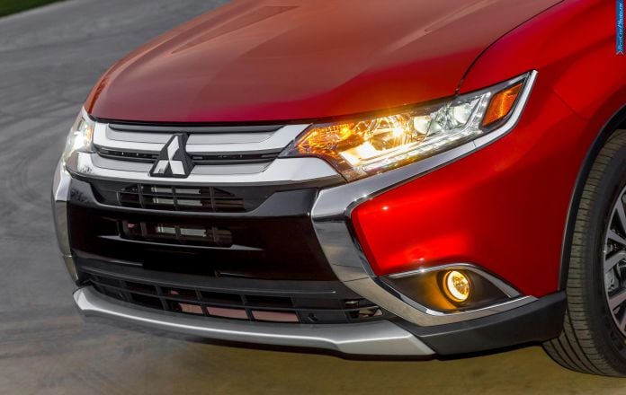 2016 Mitsubishi Outlander - фотография 28 из 43