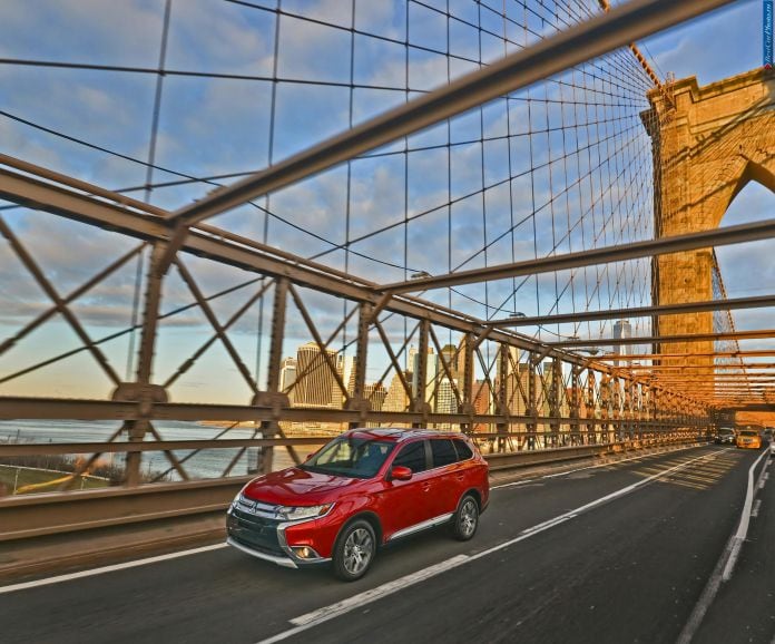 2016 Mitsubishi Outlander - фотография 29 из 43