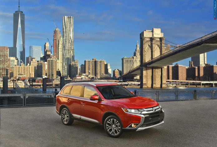 2016 Mitsubishi Outlander - фотография 31 из 43