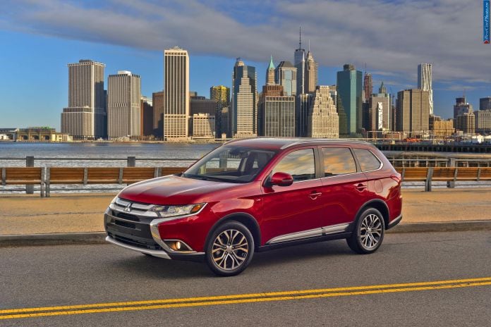 2016 Mitsubishi Outlander - фотография 32 из 43