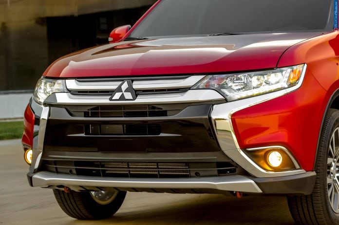 2016 Mitsubishi Outlander - фотография 40 из 43