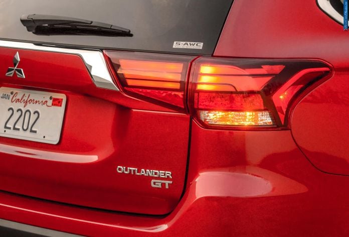 2016 Mitsubishi Outlander - фотография 41 из 43