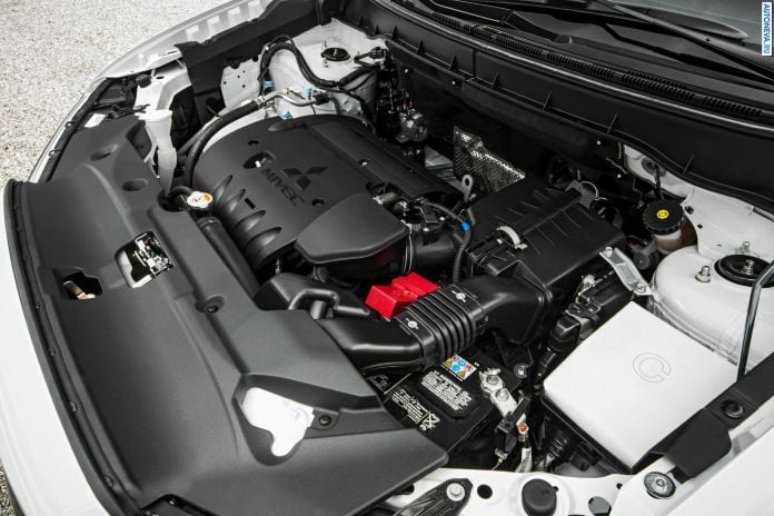 2016 Mitsubishi Outlander Sport - фотография 43 из 78