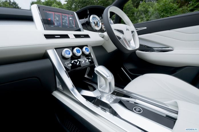 2016 Mitsubishi XM Concept - фотография 15 из 18 2016 Mitsubishi XM Concept - фотография 15 из 18