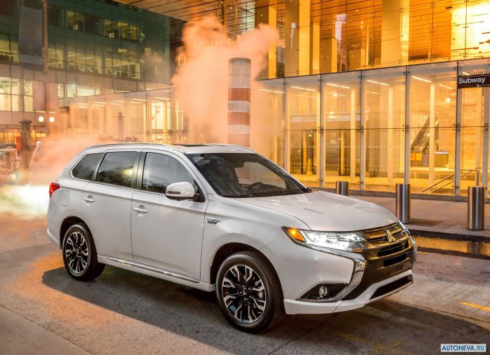 2017 Mitsubishi Outlander PHEV - фотография 1 из 39