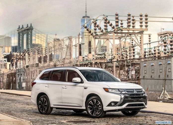 2017 Mitsubishi Outlander PHEV - фотография 6 из 39