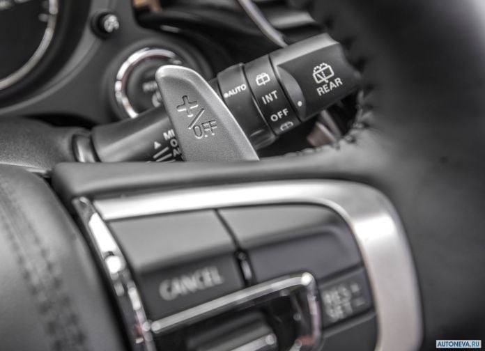 2017 Mitsubishi Outlander PHEV - фотография 17 из 39