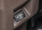 mitsubishi_2017_outlander_phev_023.jpg