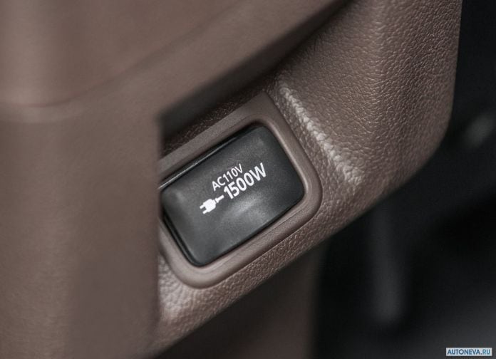 2017 Mitsubishi Outlander PHEV - фотография 23 из 39