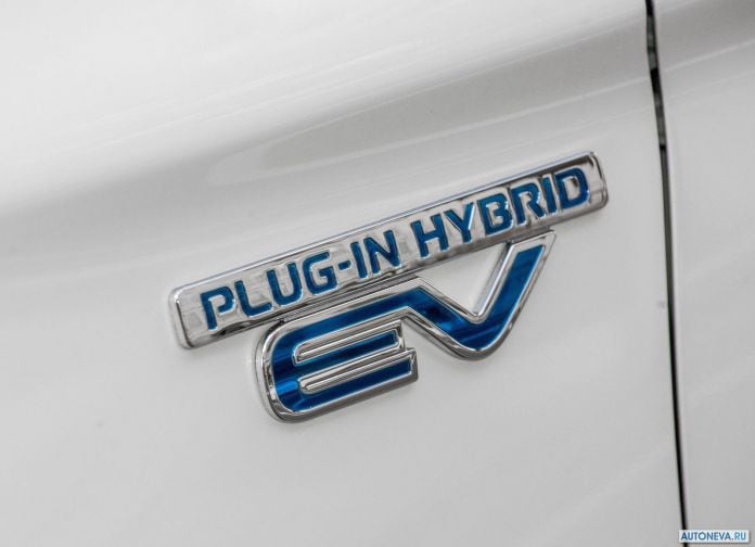 2017 Mitsubishi Outlander PHEV - фотография 34 из 39
