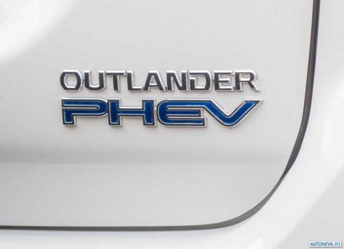 2017 Mitsubishi Outlander PHEV - фотография 35 из 39