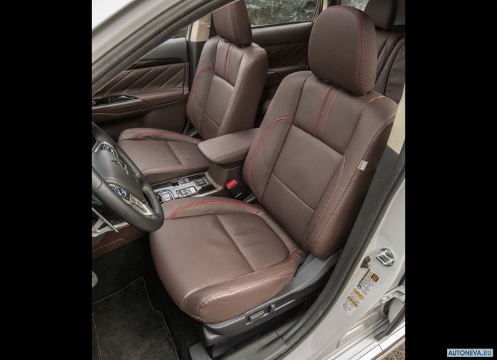 2017 Mitsubishi Outlander PHEV - фотография 38 из 39