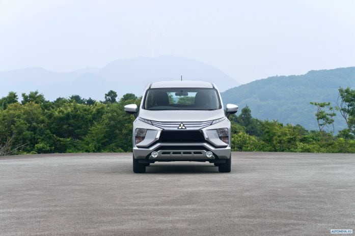 2017 Mitsubishi Xpander - фотография 2 из 28