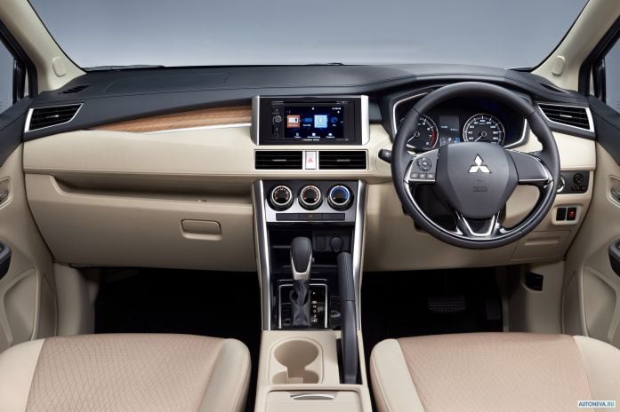 2017 Mitsubishi Xpander - фотография 14 из 28