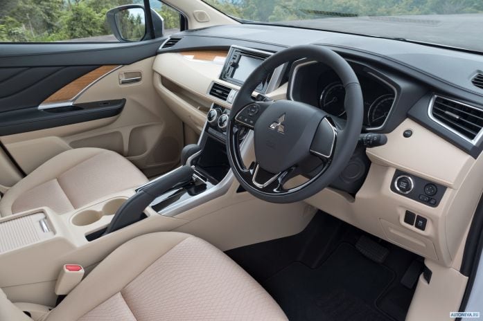 2017 Mitsubishi Xpander - фотография 18 из 28