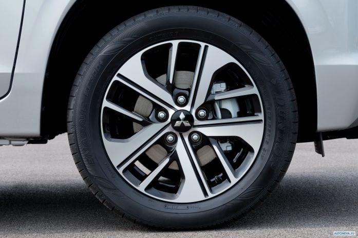 2017 Mitsubishi Xpander - фотография 27 из 28