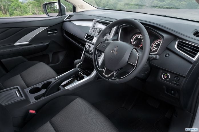 2017 Mitsubishi Xpander Sport - фотография 7 из 9 2017 Mitsubishi Xpander Sport - фотография 7 из 9