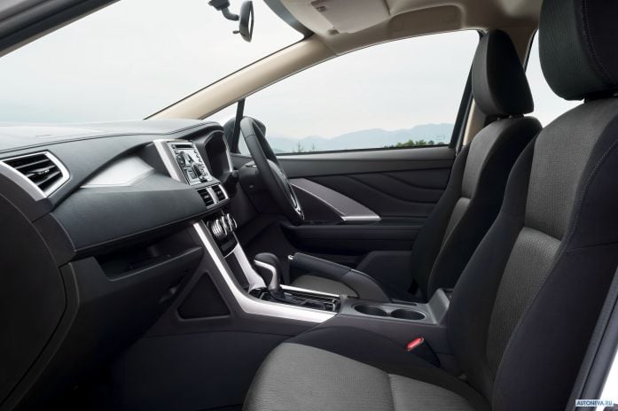 2017 Mitsubishi Xpander Sport - фотография 8 из 9 2017 Mitsubishi Xpander Sport - фотография 8 из 9