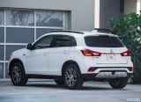 mitsubishi_2018_outlander_sport_008.jpg