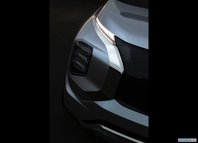 2019 Mitsubishi Engelberg Tourer Concept - фотография 40 из 46
