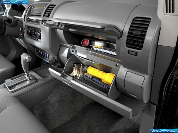 2005 Nismo Nissan Frontier Crew Cab - фотография 28 из 33
