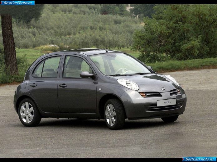 2002 Nissan Micra - фотография 14 из 48