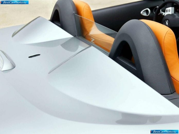 2004 Nissan 350z Roadster - фотография 37 из 42