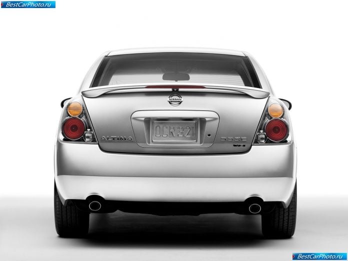 2004 Nissan Altima - фотография 10 из 22