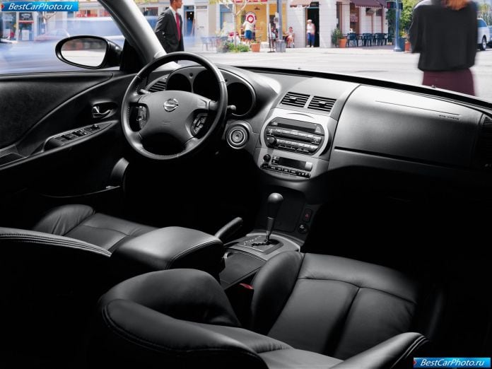 2004 Nissan Altima - фотография 11 из 22