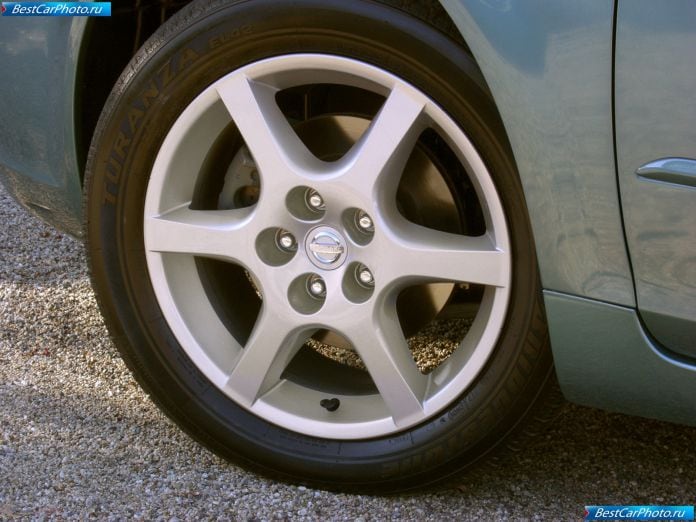 2004 Nissan Altima - фотография 18 из 22