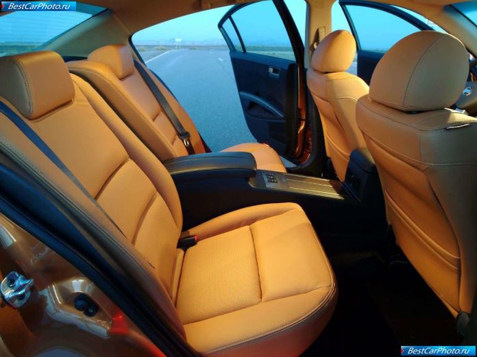 2004 Nissan Maxima - фотография 15 из 20