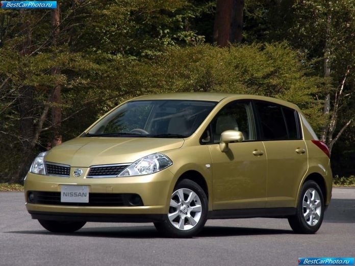 2004 Nissan Tiida - фотография 1 из 29 2004 Nissan Tiida - фотография 1 из 29