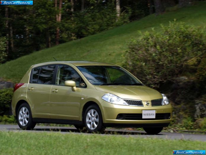 2004 Nissan Tiida - фотография 2 из 29 2004 Nissan Tiida - фотография 2 из 29
