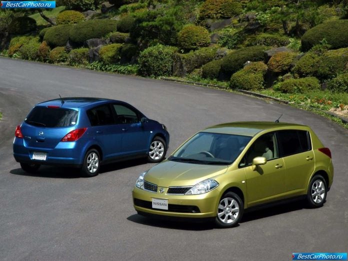 2004 Nissan Tiida - фотография 3 из 29