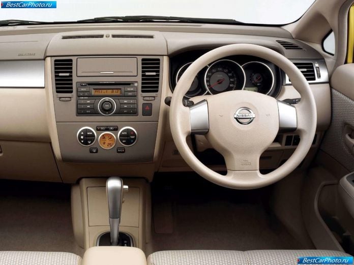 2004 Nissan Tiida - фотография 6 из 29 2004 Nissan Tiida - фотография 6 из 29