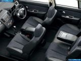nissan_2004-tiida_1600x1200_008.jpg